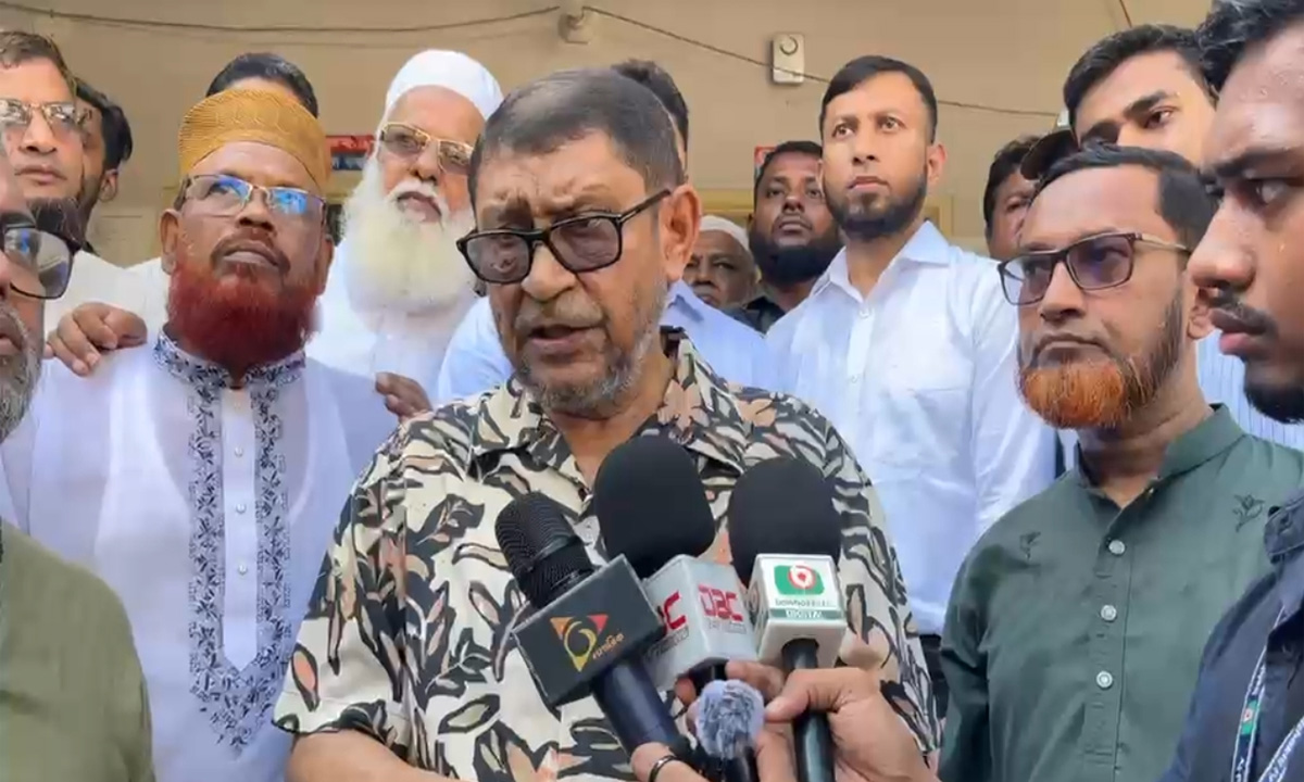 মুরাদনগর হাসপাতালে অনুপস্থিত ৫ চিকিৎসকের বিরুদ্ধে ব্যবস্থা নেওয়ার নির্দেশ স্বাস্থ্যমন্ত্রীর
