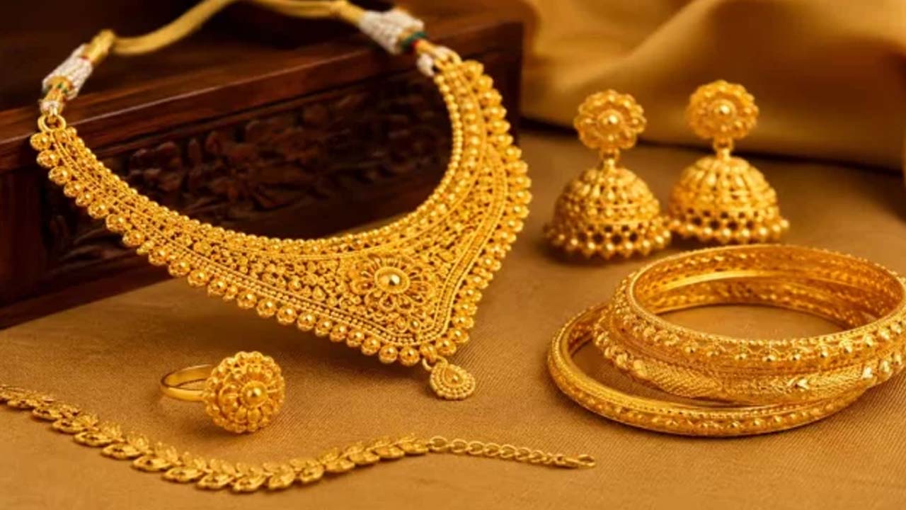 দুই বছরে স্বর্ণের দামে নতুন শিখরের সম্ভাবনা