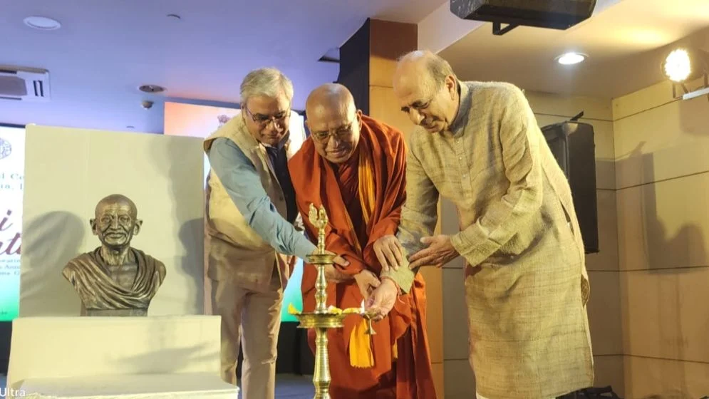 গান্ধীর অহিংসা ও ভ্রাতৃত্বের বার্তা আরও ছড়িয়ে দেওয়ার আহ্বান