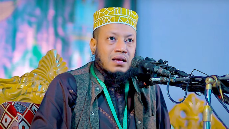 এবার সাংবাদিকদের নিয়ে ‘আপত্তিকর’ মন্তব্য করলেন আমির হামজা