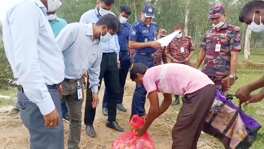 হিলি কাস্টমসে ধ্বংস দেড় টন মেয়াদোত্তীর্ণ ও নিষিদ্ধ পণ্য