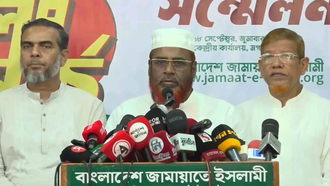 সহস্রাধিক গাড়ি নিয়ে শনিবার রংপুরের পথে ১১ দলীয় লংমার্চ