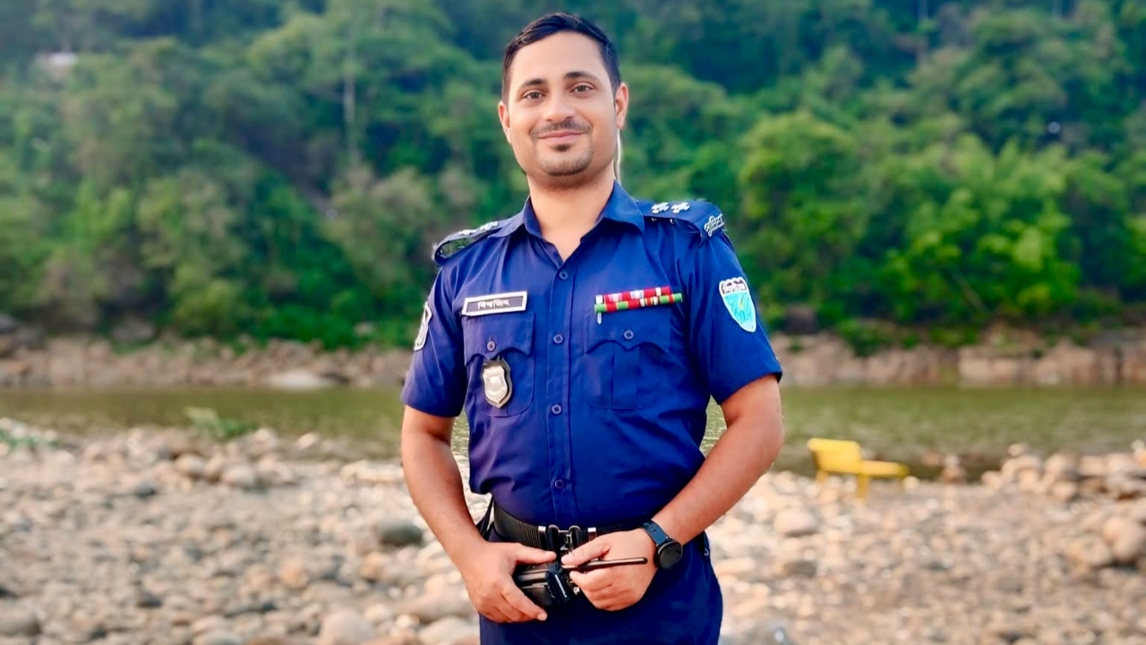 পুলিশ কর্মকর্তার নামে ভুয়া ফেসবুক আইডি, ধর্মীয় পোস্টের অভিযোগ