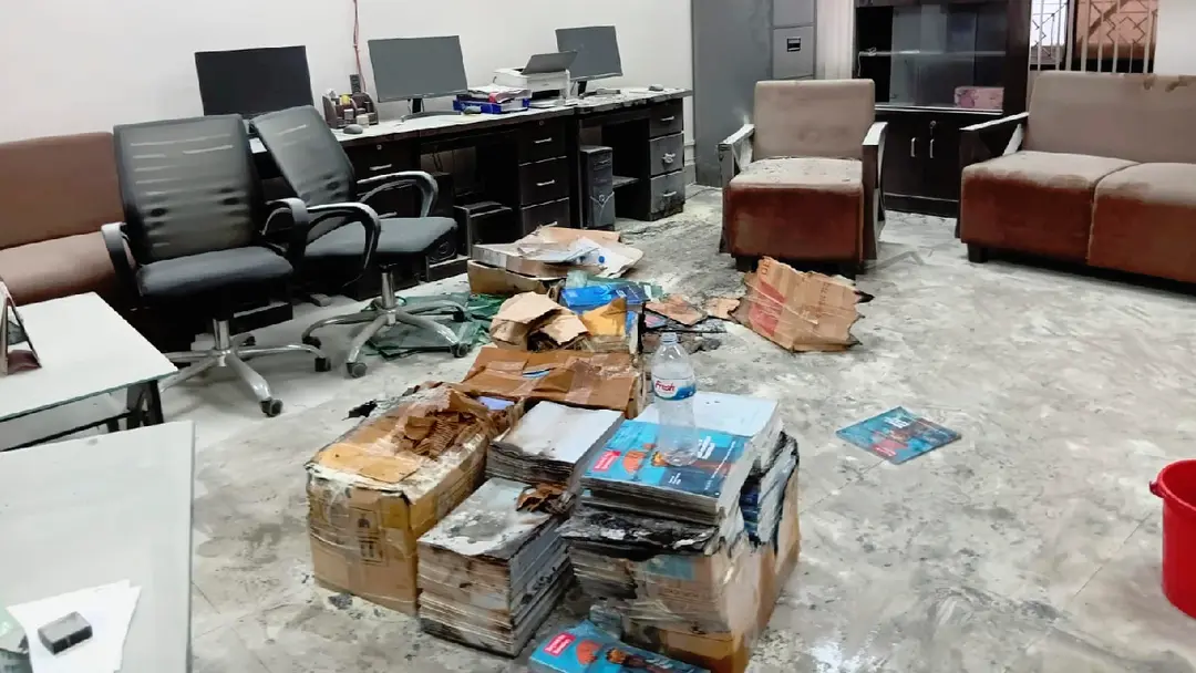 পররাষ্ট্র মন্ত্রণালয়ের পুরোনো ভবনে আগুন, ফায়ার সার্ভিস পৌঁছানোর আগেই নিয়ন্ত্রণে