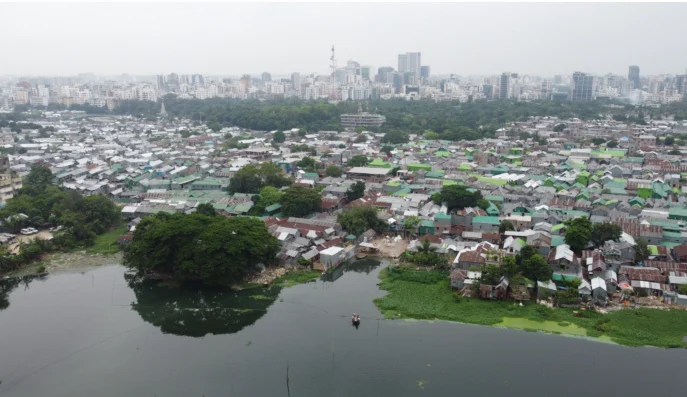 কড়াইলসহ ঢাকার বস্তিতে বিদ্যুৎ-গ্যাস-পানিতে বাড়তি খরচ, সিন্ডিকেটের নিয়ন্ত্রণে মৌলিক সেবা
